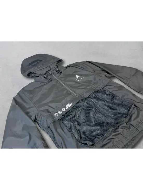 Nike Jordan Windbreaker Hoodie Jacket Black with Mesh Pocket - Picture 4 of 8